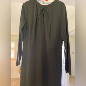 Eloquii knit formal sz16. Fitted with key hole on the bust area. Fish tail